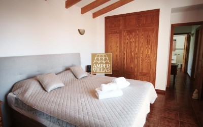 Spacious villa with guest apartment within short distance of the center of Altea la Vella.